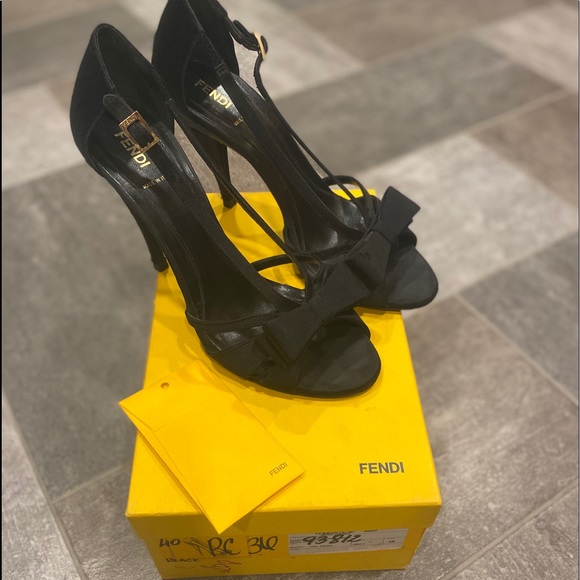 ❌Sold❌Fendi Satin Bow Ankle Strap Heels - Picture 9 of 11